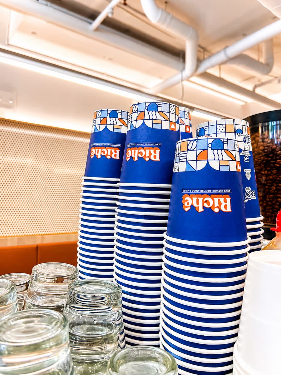 Riché takeaway cups ready for pick-up orders