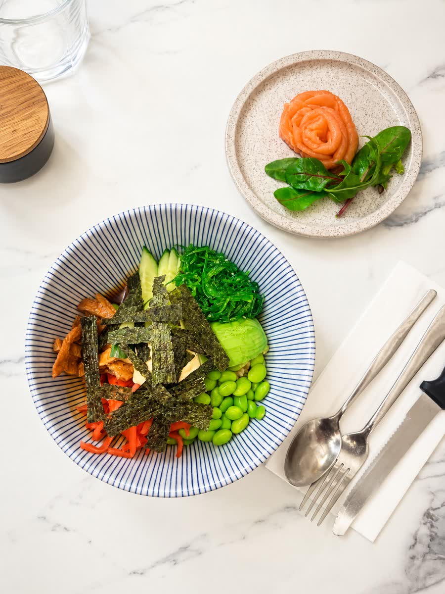 POK-E bowl with edamame, nori and seaweed salad at Riché